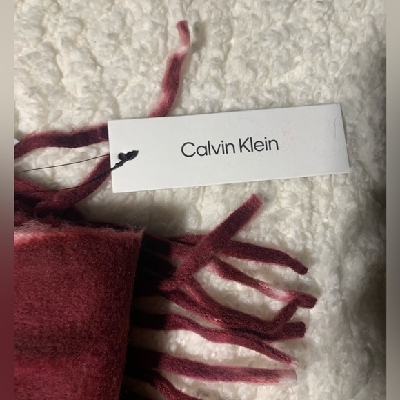 Calvin Klein Fringe Scarf - Picture 3 of 7